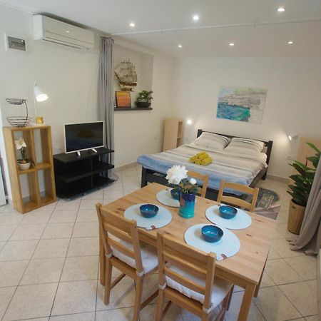 Luna 22 Porec Luaran gambar
