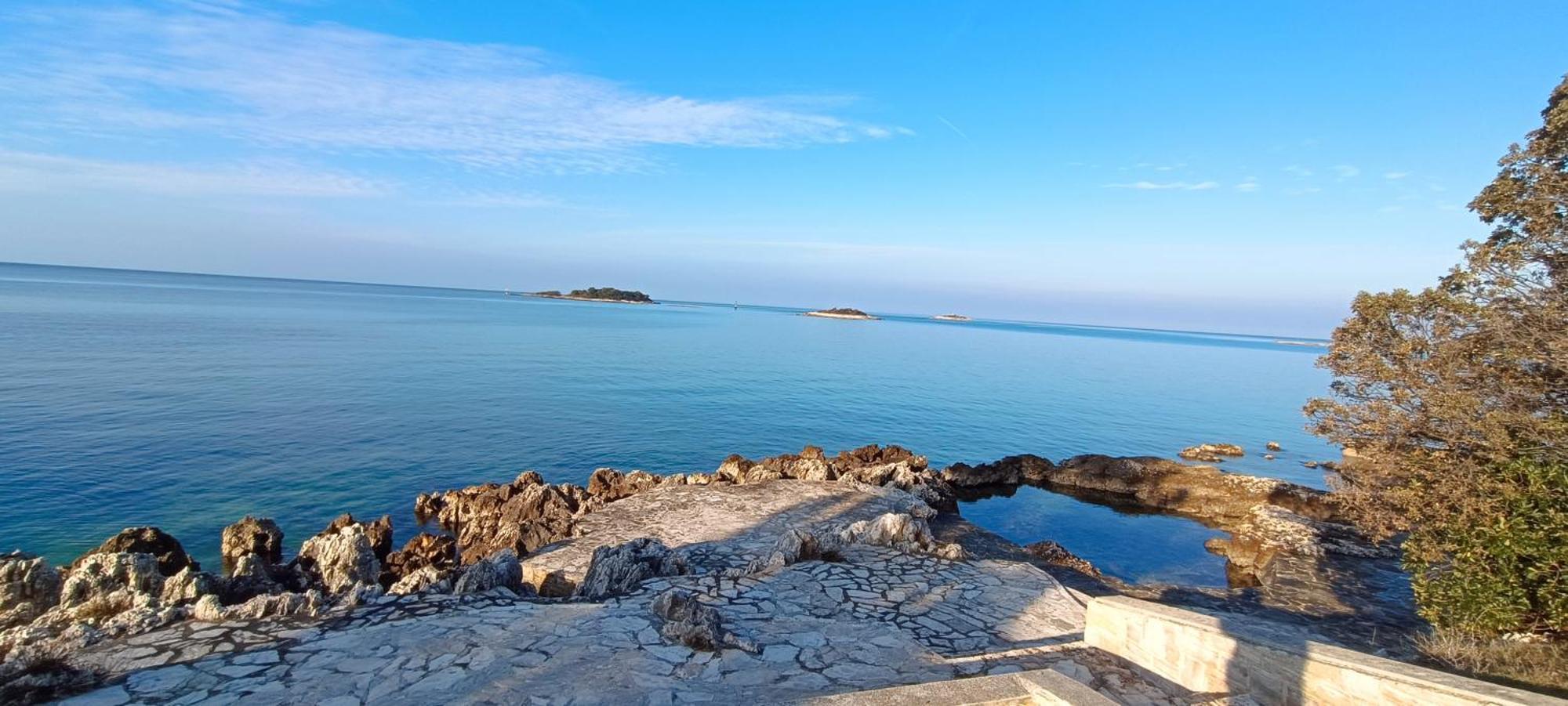Luna 22 Porec Luaran gambar
