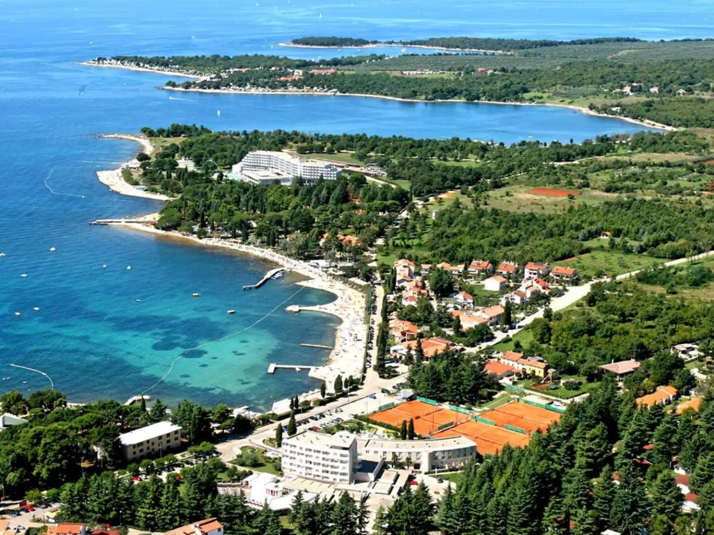 Luna 22 Porec Luaran gambar